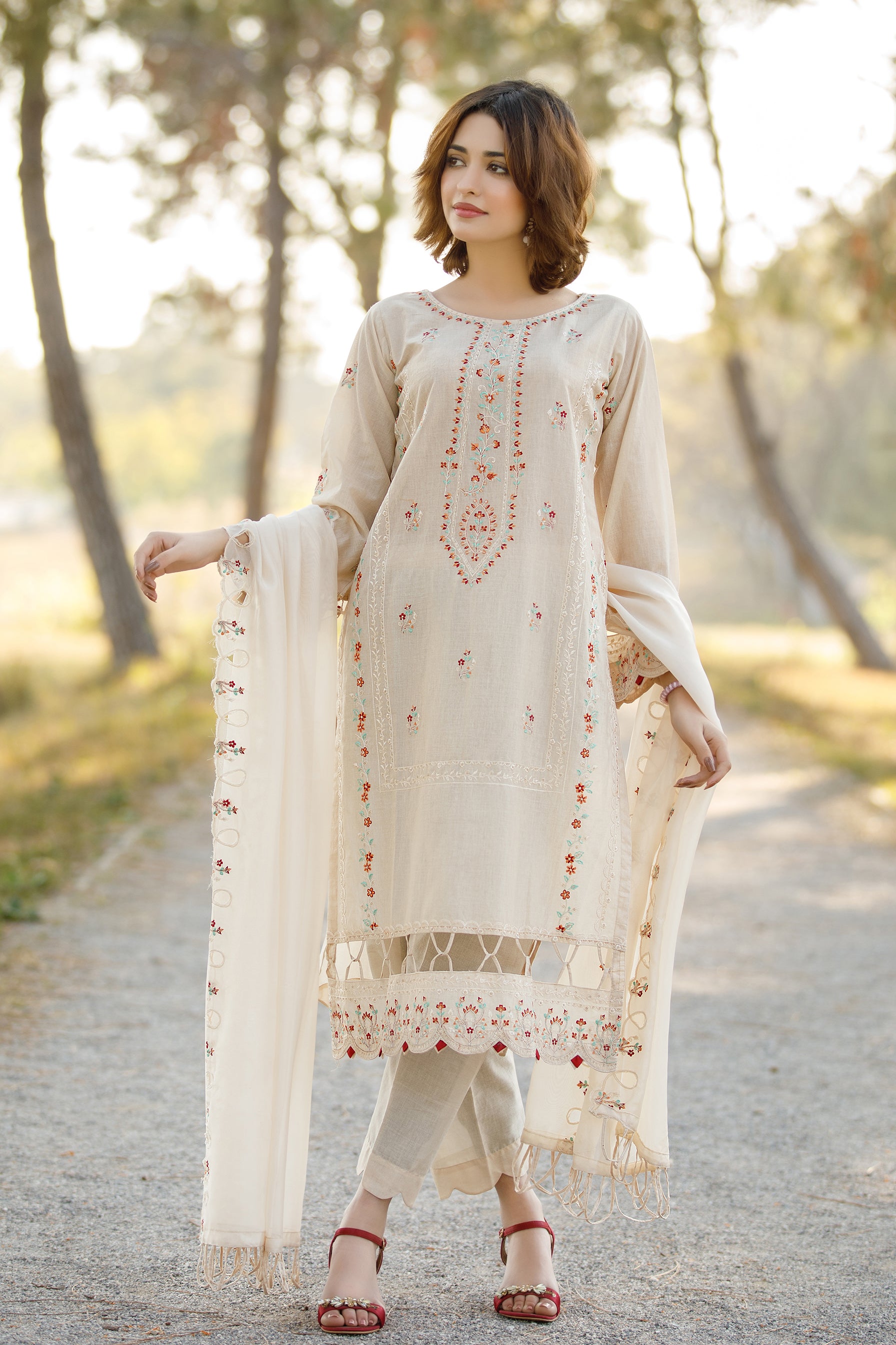 Kesel - Unstitched Embroidered Lawn 3 Pec